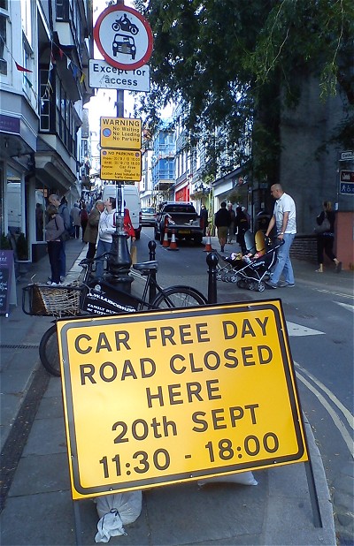 Upcoming 2012 Car Free Day in Totnes, Devon.